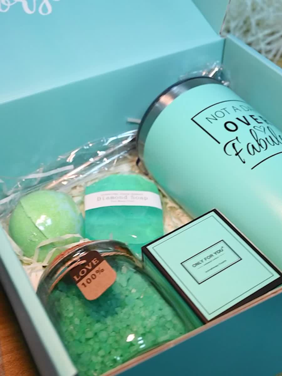 Luxurious Spa Gift Set for Mother's Day and Birthdays - Includes Bath Bombs, Bath Salts, Soap Bar, and Candles