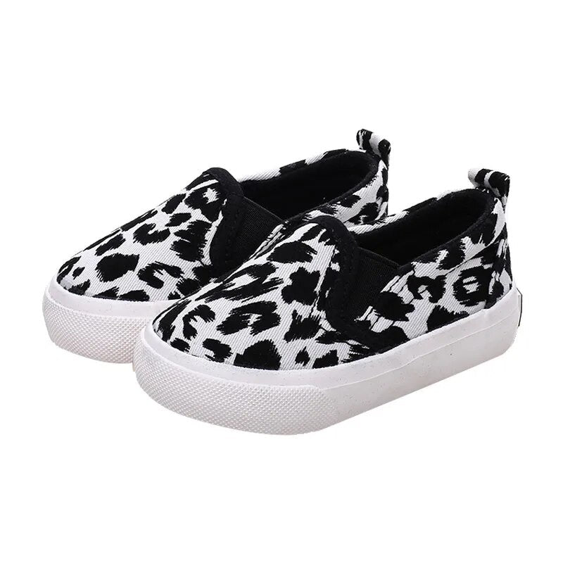 Spring Kids Shoes Boys Girls Casual Shoes Fashion Leopard Print Comfortable Canvas Shoes Children Sneakers Slip On Loafers