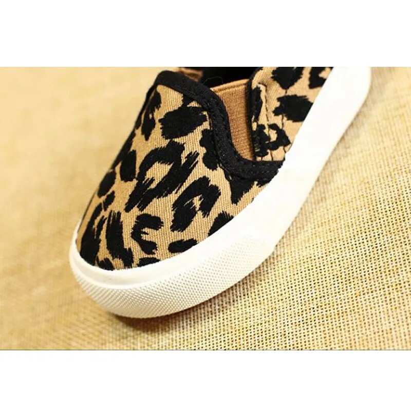 Spring Kids Shoes Boys Girls Casual Shoes Fashion Leopard Print Comfortable Canvas Shoes Children Sneakers Slip On Loafers