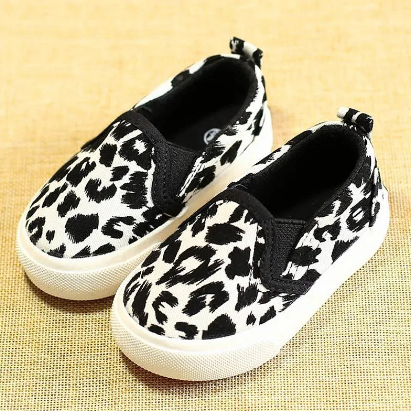 Spring Kids Shoes Boys Girls Casual Shoes Fashion Leopard Print Comfortable Canvas Shoes Children Sneakers Slip On Loafers